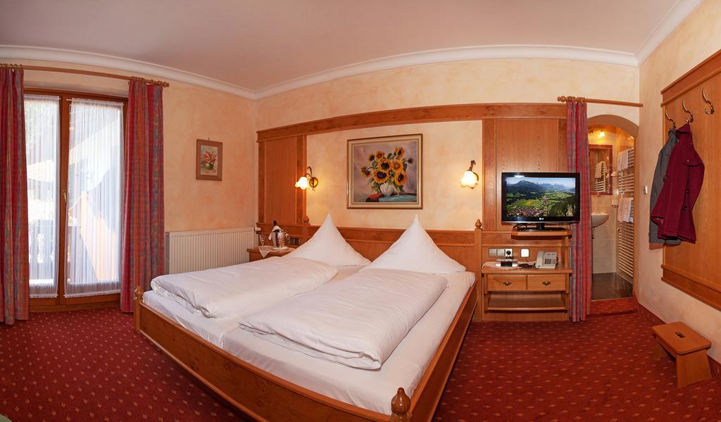 Hotel Edelweiss Garni Reit im Winkl Kamer foto