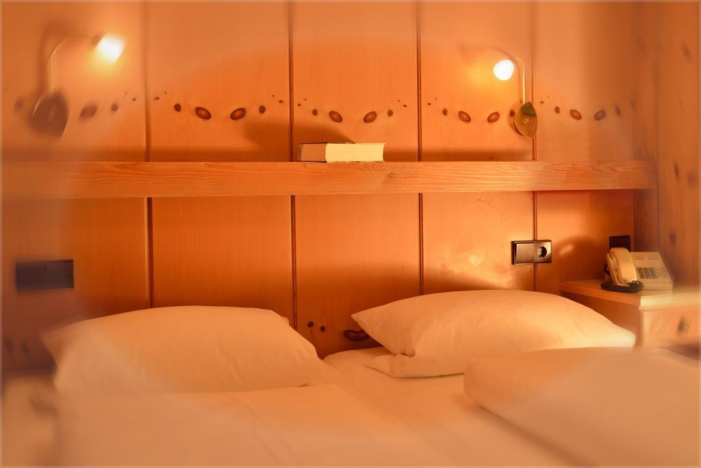 Hotel Edelweiss Garni Reit im Winkl Kamer foto