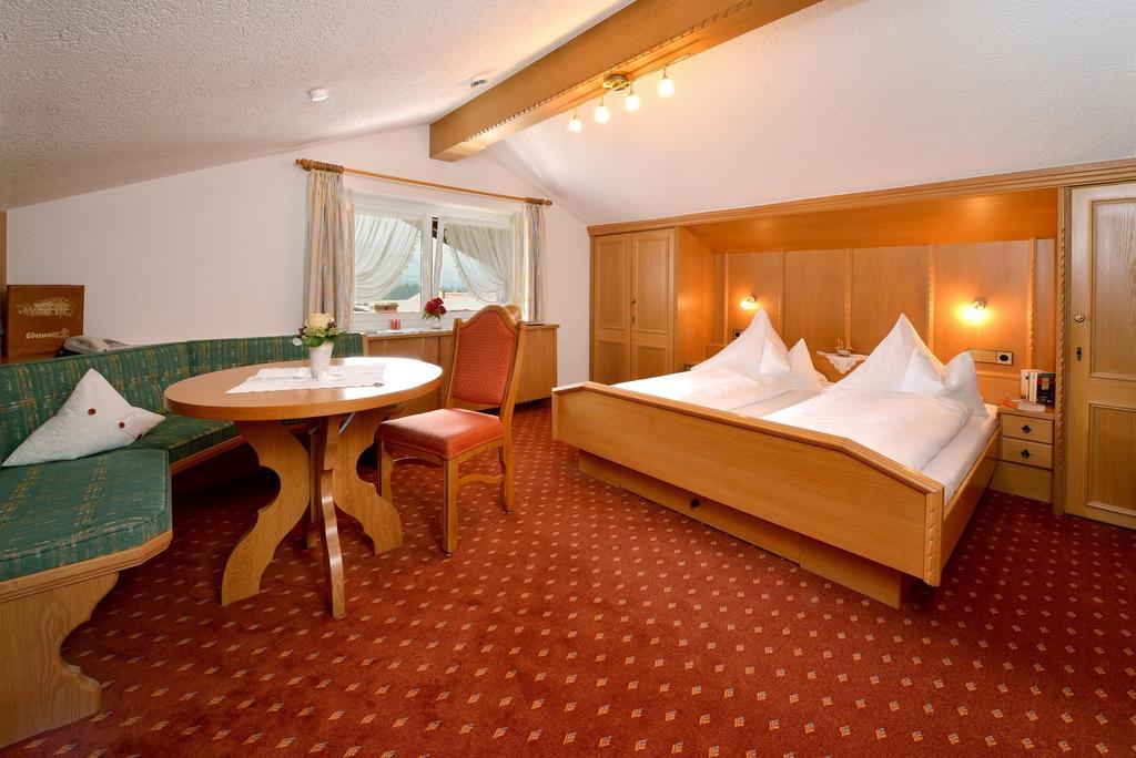 Hotel Edelweiss Garni Reit im Winkl Kamer foto