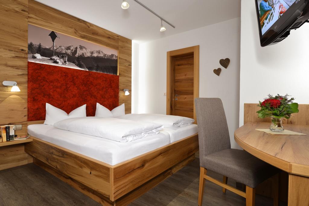 Hotel Edelweiss Garni Reit im Winkl Buitenkant foto