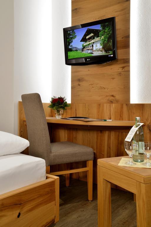 Hotel Edelweiss Garni Reit im Winkl Buitenkant foto