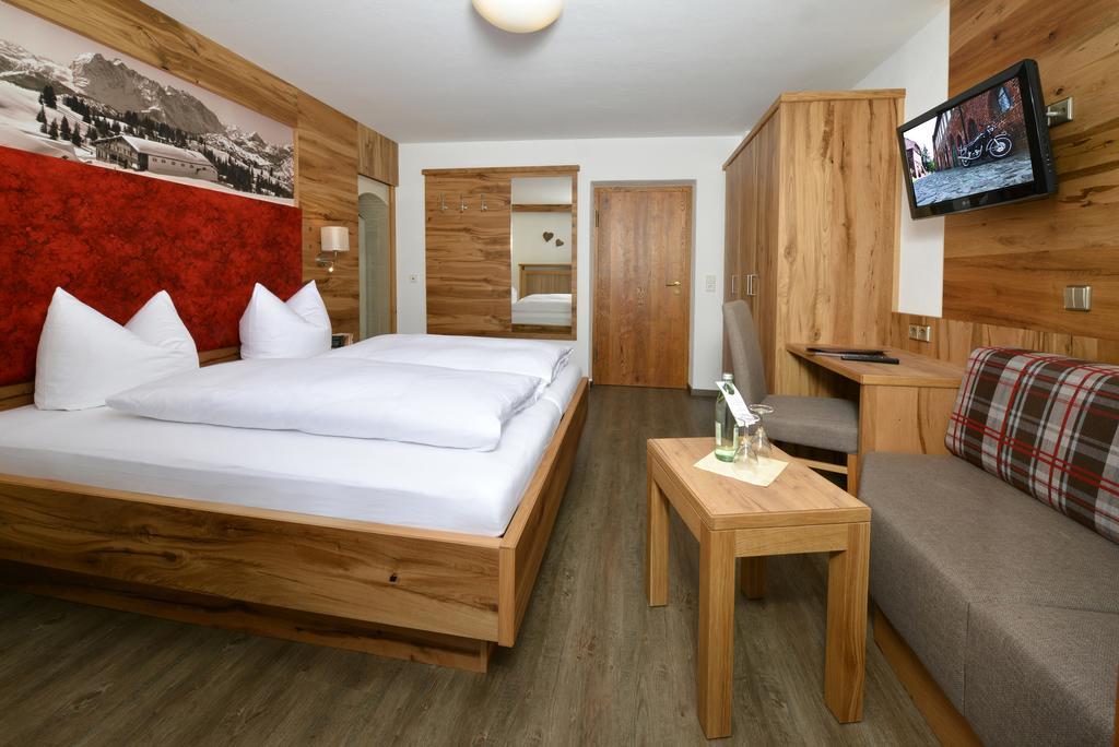 Hotel Edelweiss Garni Reit im Winkl Buitenkant foto