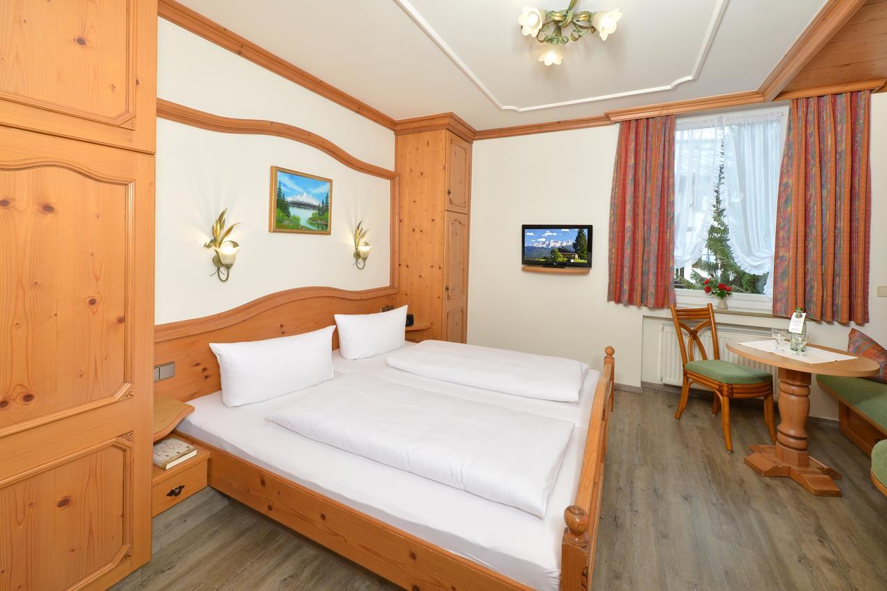 Hotel Edelweiss Garni Reit im Winkl Buitenkant foto