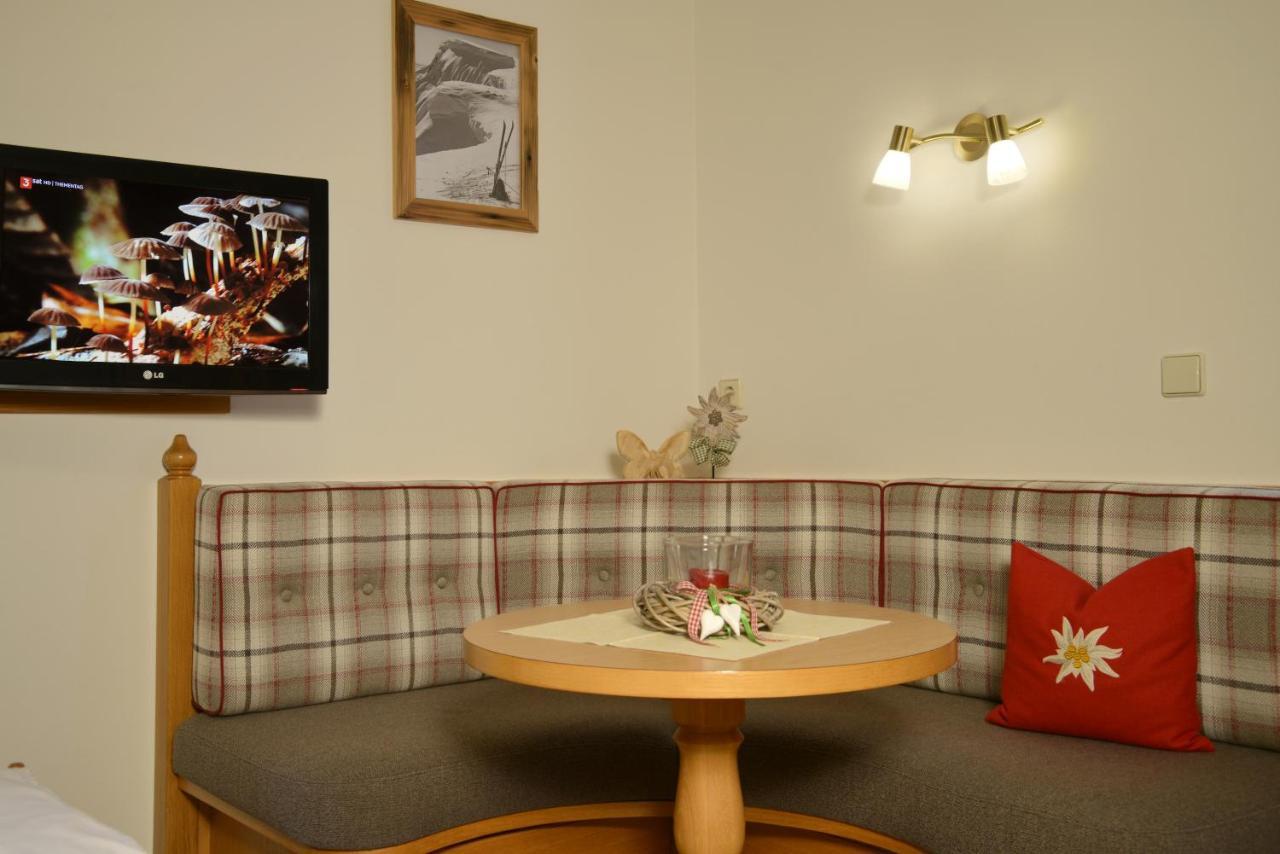 Hotel Edelweiss Garni Reit im Winkl Buitenkant foto